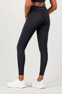 Essential Leah Legging